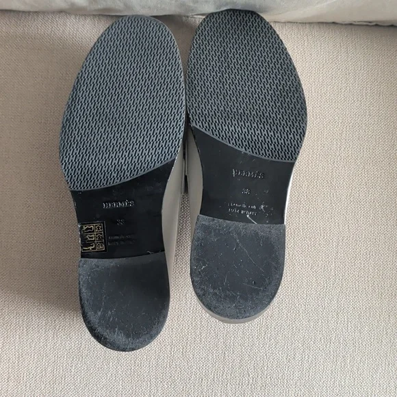 Hermes White Impact loafers with Gold Accent - Picture 5 of 7